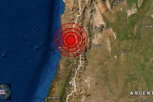 Fuerte y ruidoso sismo sacude la zona central de Chile