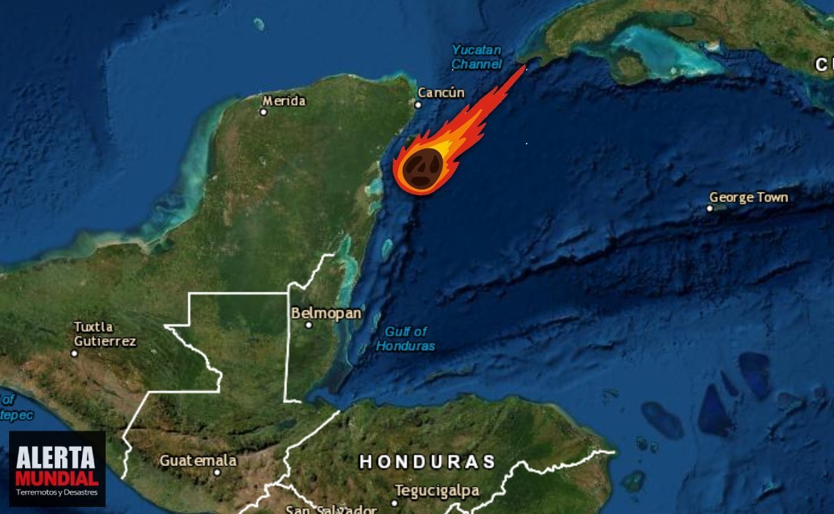 Captan el paso de un enorme meteorito en Cancún, México