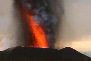 Expertos advierten que el volcán Nyamuragira puede estallar en la ciudad de Goma