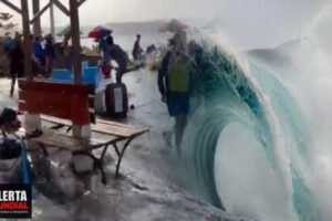 Mar se sale en Pisco, Perú asociada a la reciente erupción del volcán submarino