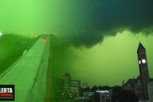 Extraño fenómeno en EE.UU el cielo se volvió verde en Dakota del Sur en medio de un clima severo