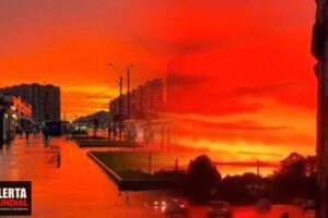 El cielo se tiñe de rojo como la sangre en San Petersburgo, Rusia