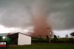 Tornado inusual sorprende deja varios heridos y viviendas destruidas en Caaguazú de Paraguay