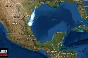 Enorme bola de fuego con estruendo y una intensa luz iluminó el cielo de Tamaulipas, México