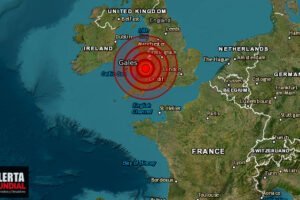 'Casas enteras tiemblan' cuando un fuerte temblor atípico golpea la región de Gales