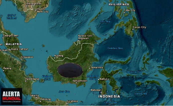 Se abre la tierra Aparece un gigante socavon de mas de 50 metros en Indonesia