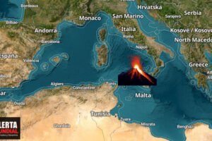 Volcán Etna de Italia entra en erupción lanzando lava y ceniza a 4.500 metros de altura