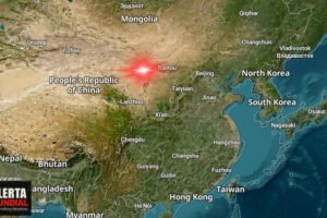 Misteriosas Manchas Rojas y Blancas Iluminan el Cielo Nocturno de China