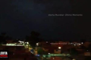 El Día se Convirtió en Noche en México literalmente en la Ciudad de México y Puebla tras una inesperada penumbra tormenta