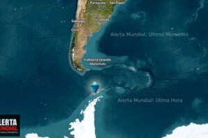 Un gigantesco iceberg se encuentra en movimiento tras desgajarse de la Antártida, cubriendo un área extensa de 380 kilómetros cuadrados