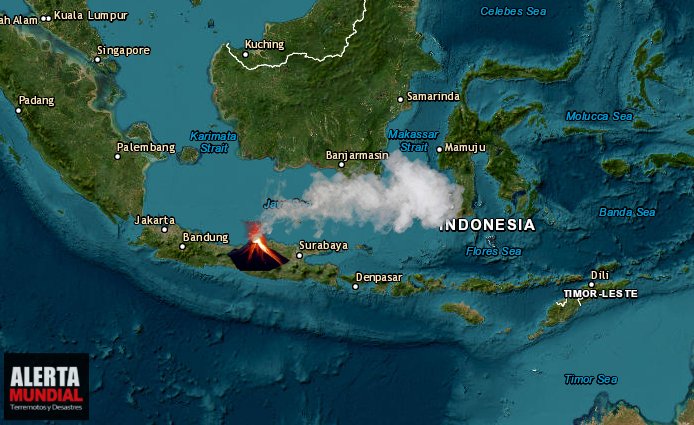 Fuerte erupción del volcán Merapi cubre varios pueblos de ceniza en Indonesia (VIDEOS)