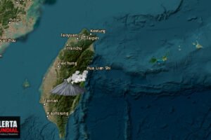 Volcán de lodo entra en erupción en condado de Pingtung en Taiwán e inunda tierras de cultivo