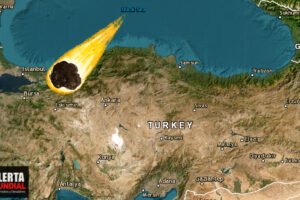 Tremendo meteorito deja una impresionante estela verdad conviertiendo en dia la noche en Turquia